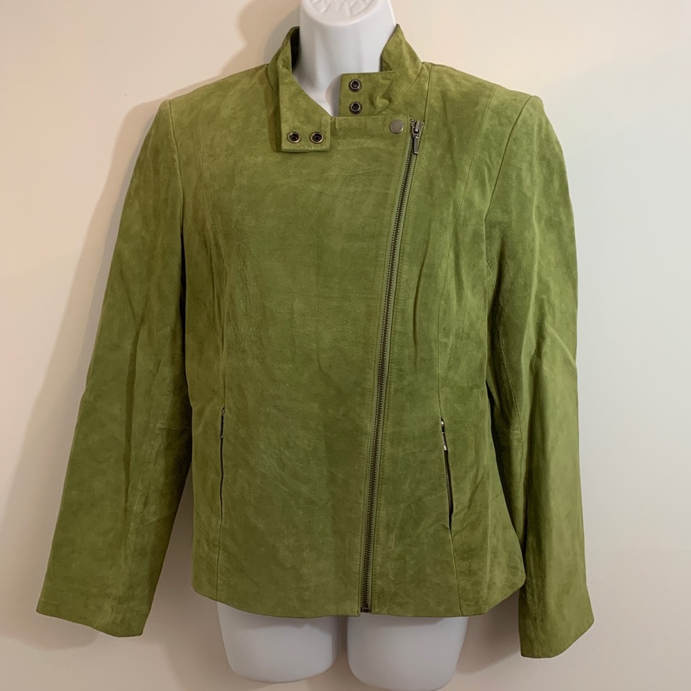 Green suede jacket by Alfani. Size Medium